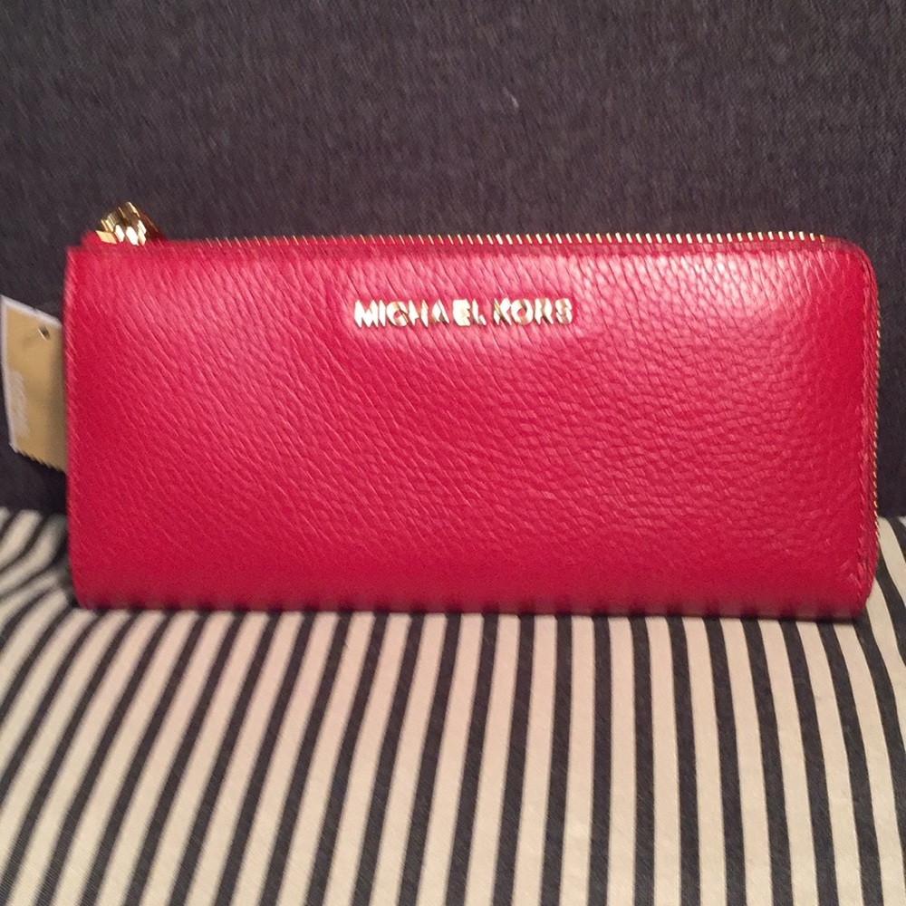 New MICHAEL Kors Jet Set Travel.